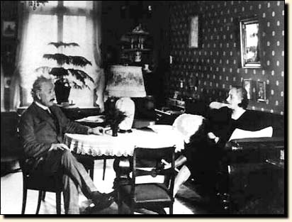Einstein - At home in Berlin 