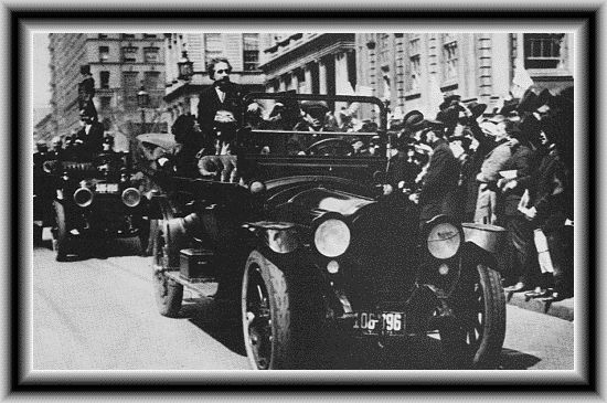 Einstein in motocade, 1921