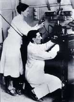 Irene and Fr&eacute;d&eacute;ric Joliot-Curie in their laboratory