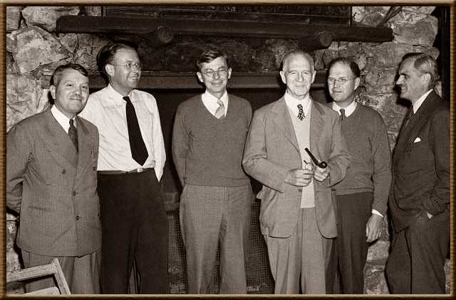 Government committee of scientists that oversaw uranium production for the war effort